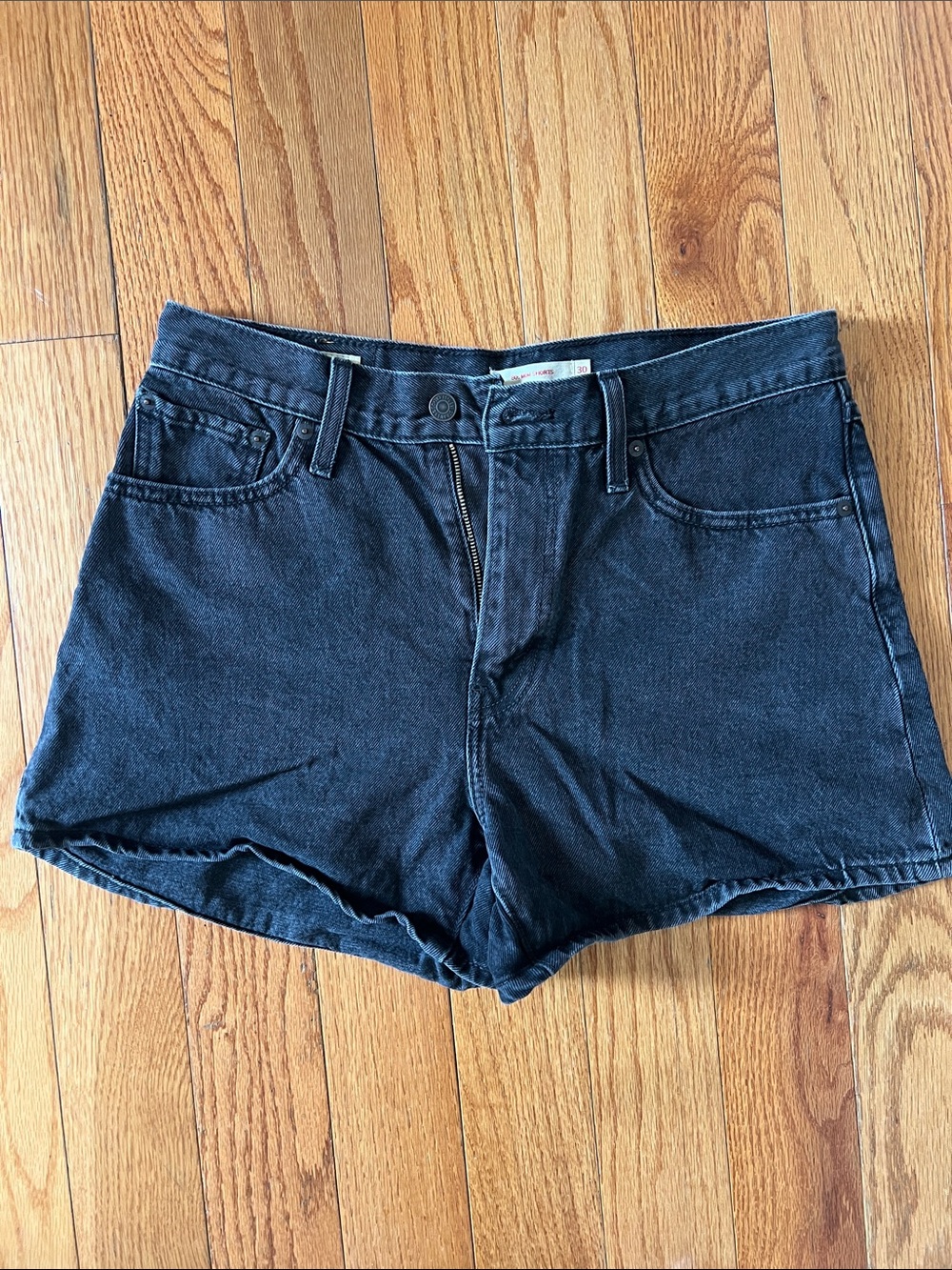 Levi’s 80s Mom Shorts